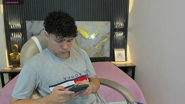 BenjaminBottonn online show from 11/06/25, 07:59