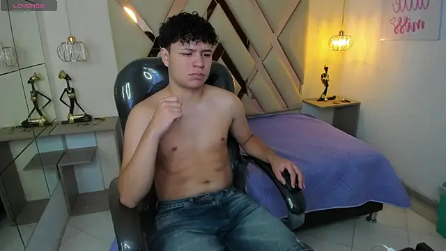 BenjaminBottonn online show from 11/08/25, 09:24