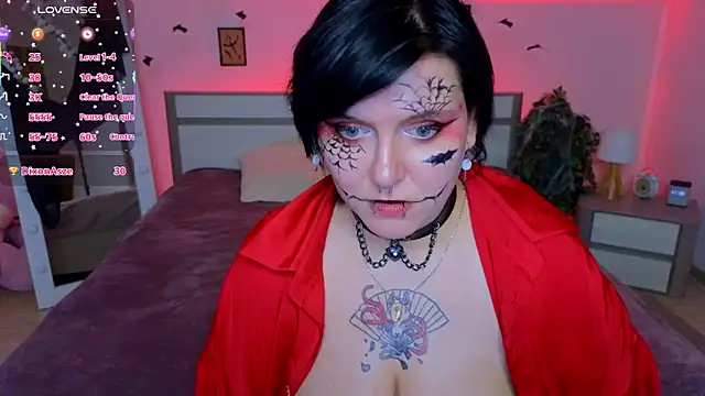 bluelunaray online show from 10/16/25, 11:11