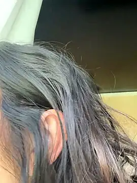 Snapshot of Liza_Will chatting on 10/13/25, 06:35 Liza Will online show from 10/13/25, 06:35