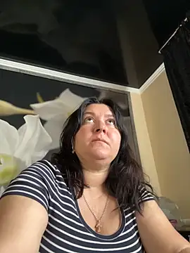 Snapshot of Liza_Will chatting on 10/18/25, 09:21 Liza Will online show from 10/18/25, 09:21