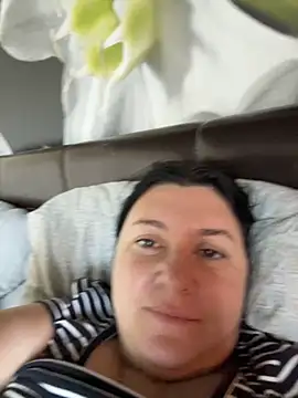 Snapshot of Liza_Will chatting on 10/21/25, 07:20 Liza Will online show from 10/21/25, 07:20