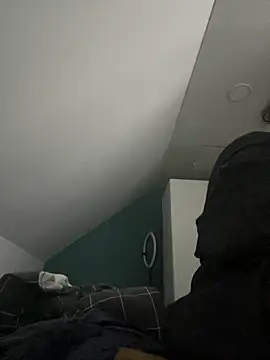 Snapshot of Liza_Will chatting on 10/23/25, 09:13 Liza Will online show from 10/23/25, 09:13