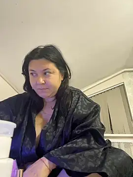 Snapshot of Liza_Will chatting on 10/25/25, 09:53 Liza Will online show from 10/25/25, 09:53