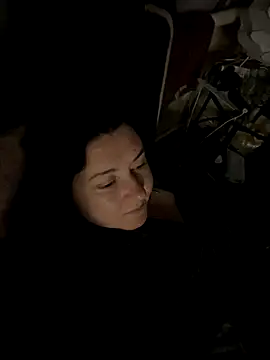 Snapshot of Liza_Will chatting on 10/26/25, 04:24 Liza Will online show from 10/26/25, 04:24