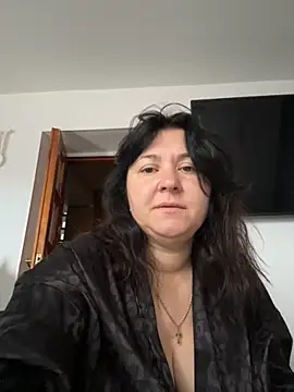 Snapshot of Liza_Will chatting on 10/28/25, 06:28 Liza Will online show from 10/28/25, 06:28