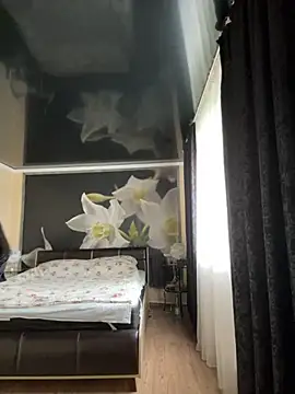 Snapshot of Liza_Will chatting on 11/12/25, 06:25 Liza Will online show from 11/12/25, 06:25