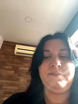 Snapshot of Liza_Will chatting on 11/17/25, 07:36 Liza Will online show from 11/17/25, 07:36