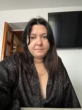 Snapshot of Liza_Will chatting on 11/18/25, 06:18 Liza Will online show from 11/18/25, 06:18