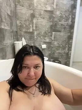 Snapshot of Liza_Will chatting on 11/18/25, 08:13 Liza Will online show from 11/18/25, 08:13