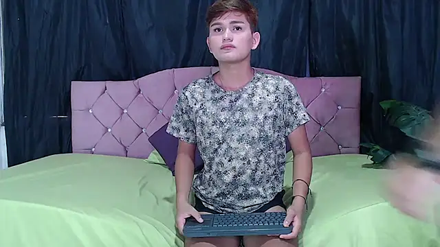 daring sexy boys online show from 11/02/25, 07:05