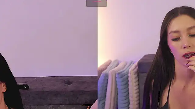 Snapshot of Sky_Dark7 chatting on 11/28/25, 01:08 Sky Dark7 online show from 11/28/25, 01:08