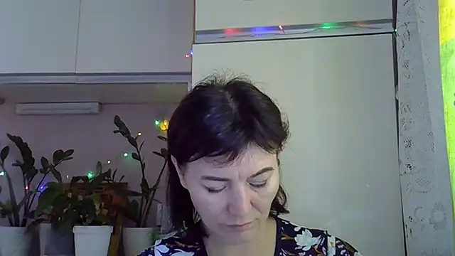 Snapshot of Krystal_82 chatting on 09/12/25, 05:18 Krystal 82 online show from 09/12/25, 05:18