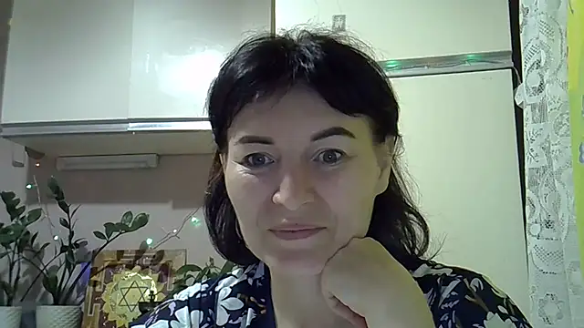 Snapshot of Krystal_82 chatting on 10/02/25, 05:42 Krystal 82 online show from 10/02/25, 05:42