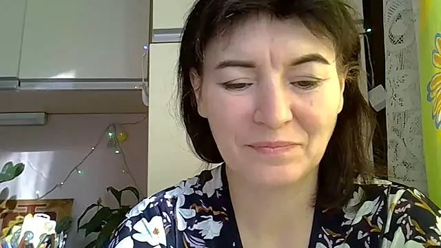 Snapshot of Krystal_82 chatting on 10/18/25, 08:48 Krystal 82 online show from 10/18/25, 08:48