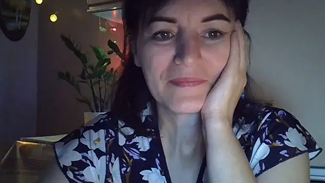 Snapshot of Krystal_82 chatting on 10/18/25, 08:53 Krystal 82 online show from 10/18/25, 08:53