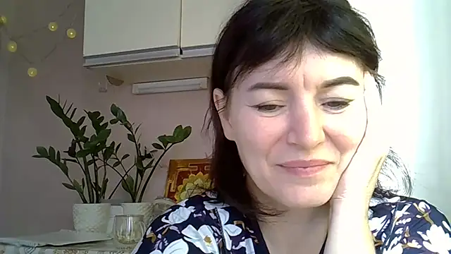 Snapshot of Krystal_82 chatting on 10/19/25, 08:59 Krystal 82 online show from 10/19/25, 08:59