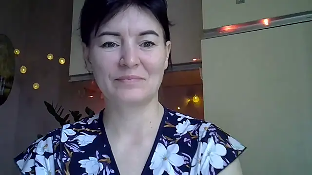 Snapshot of Krystal_82 chatting on 10/24/25, 10:11 Krystal 82 online show from 10/24/25, 10:11