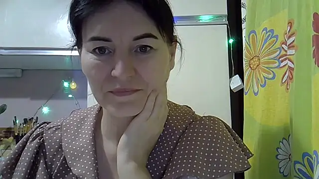 Snapshot of Krystal_82 chatting on 10/26/25, 03:29 Krystal 82 online show from 10/26/25, 03:29