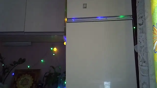 Snapshot of Krystal_82 chatting on 10/30/25, 06:15 Krystal 82 online show from 10/30/25, 06:15