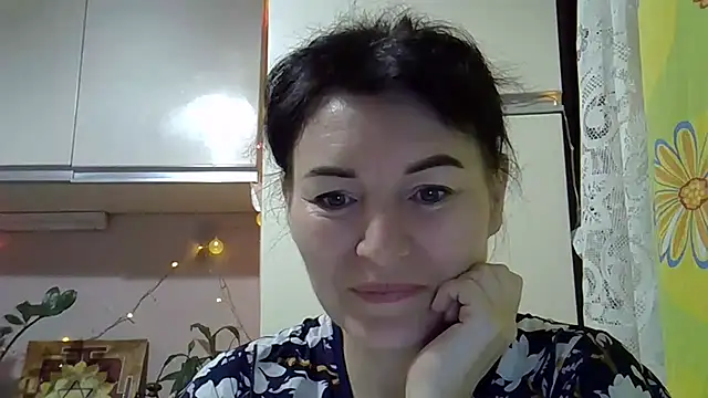 Snapshot of Krystal_82 chatting on 10/31/25, 05:08 Krystal 82 online show from 10/31/25, 05:08