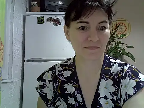 Snapshot of Krystal_82 chatting on 11/13/25, 05:45 Krystal 82 online show from 11/13/25, 05:45