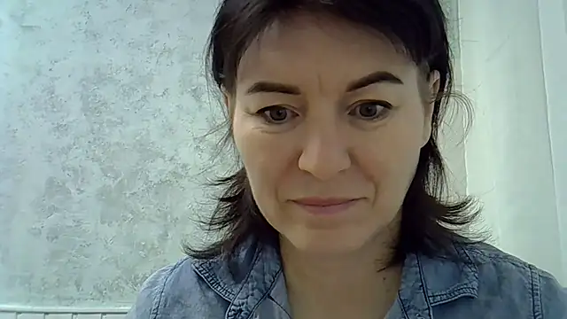 Snapshot of Krystal_82 chatting on 11/16/25, 06:08 Krystal 82 online show from 11/16/25, 06:08