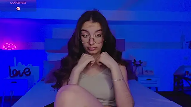 Snapshot of Real_cutie1 chatting on 11/15/25, 09:21 Real cutie1 online show from 11/15/25, 09:21