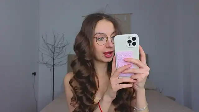 Snapshot of Real_cutie1 chatting on 11/17/25, 01:50 Real cutie1 online show from 11/17/25, 01:50