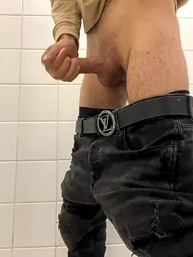 Snapshot of musti312 chatting on 09/25/25, 09:13 musti312 online show from 09/25/25, 09:13