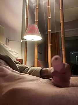 Snapshot of musti312 chatting on 09/30/25, 05:40 musti312 online show from 09/30/25, 05:40