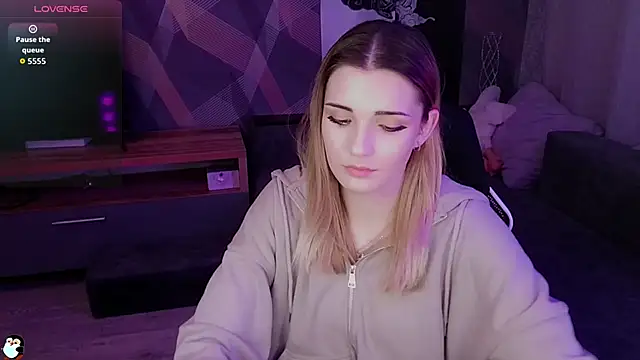 Sandy Belle online show from 11/14/25, 05:33