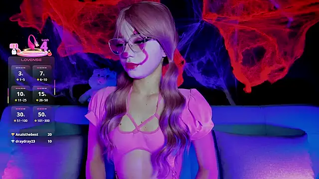 Snapshot of madiixwatson chatting on 10/24/25, 10:44 madiixwatson online show from 10/24/25, 10:44