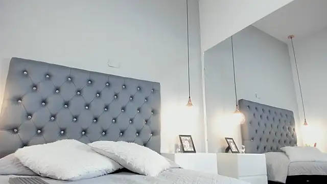 Snapshot of ScarlettGonzalez_ chatting on 10/15/25, 12:49 ScarlettGonzalez online show from 10/15/25, 12:49