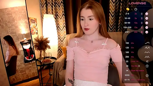 ShylaPie   online show from 10/03/25, 09:06