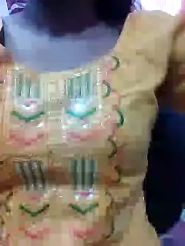 Snapshot of Reeta-rani chatting on 10/17/25, 04:15 Reeta-rani online show from 10/17/25, 04:15