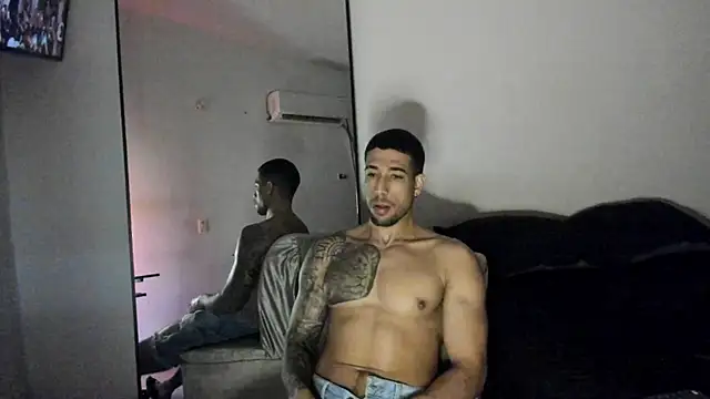 Snapshot of ThiagoLugo chatting on 09/25/25, 07:56 ThiagoLugo online show from 09/25/25, 07:56