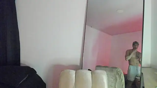 Snapshot of ThiagoLugo chatting on 10/08/25, 06:22 ThiagoLugo online show from 10/08/25, 06:22