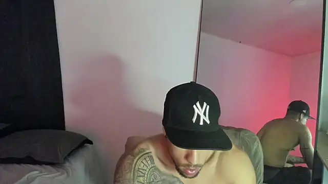 Snapshot of ThiagoLugo chatting on 10/25/25, 02:52 ThiagoLugo online show from 10/25/25, 02:52