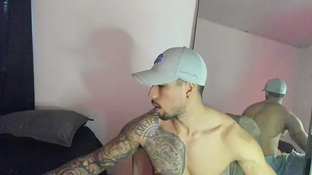 Snapshot of ThiagoLugo chatting on 10/27/25, 08:35 ThiagoLugo online show from 10/27/25, 08:35