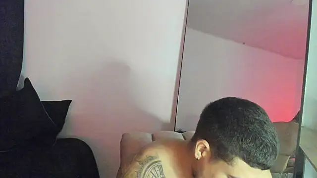 Snapshot of ThiagoLugo chatting on 10/31/25, 07:42 ThiagoLugo online show from 10/31/25, 07:42