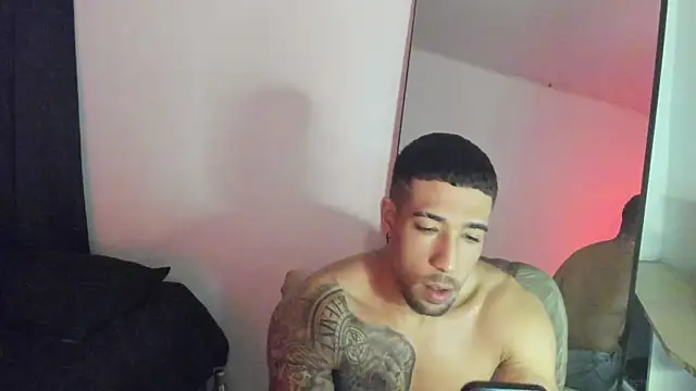 Snapshot of ThiagoLugo chatting on 11/03/25, 11:15 ThiagoLugo online show from 11/03/25, 11:15