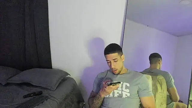 Snapshot of ThiagoLugo chatting on 11/29/25, 07:22 ThiagoLugo online show from 11/29/25, 07:22