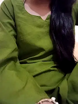 Snapshot of Queen_Pooja7 chatting on 09/26/25, 10:30 Queen Pooja7 online show from 09/26/25, 10:30