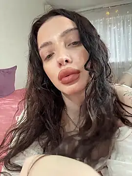 Hannah xBaby online show from 11/18/25, 11:36