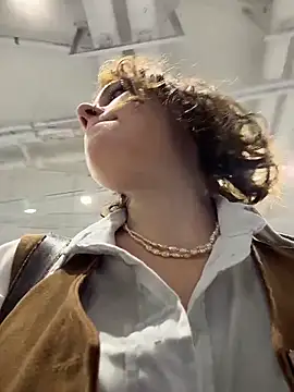 lucy-joy online show from 09/23/25, 10:29