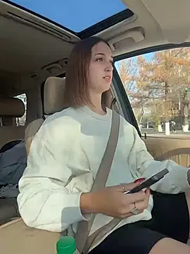 DollyTall online show from 10/31/25, 07:31