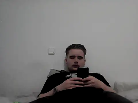 Snapshot of Torben69xxx chatting on 10/23/25, 07:34 Torben69xxx online show from 10/23/25, 07:34