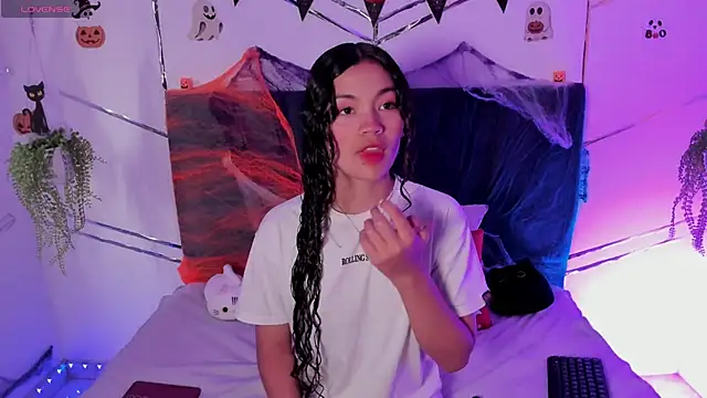 Camilla Miller01 online show from 10/16/25, 01:23