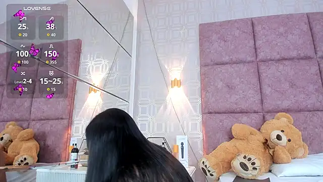Snapshot of AmyStar1 chatting on 09/25/25, 12:53 AmyStar1 online show from 09/25/25, 12:53
